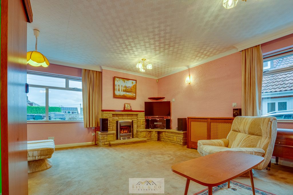 Property photo 3 of 42 Lounge 1.4