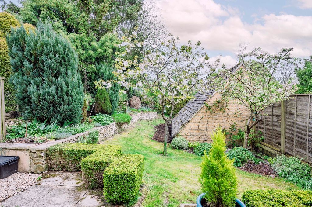 Property photo 3 of 16 Garden