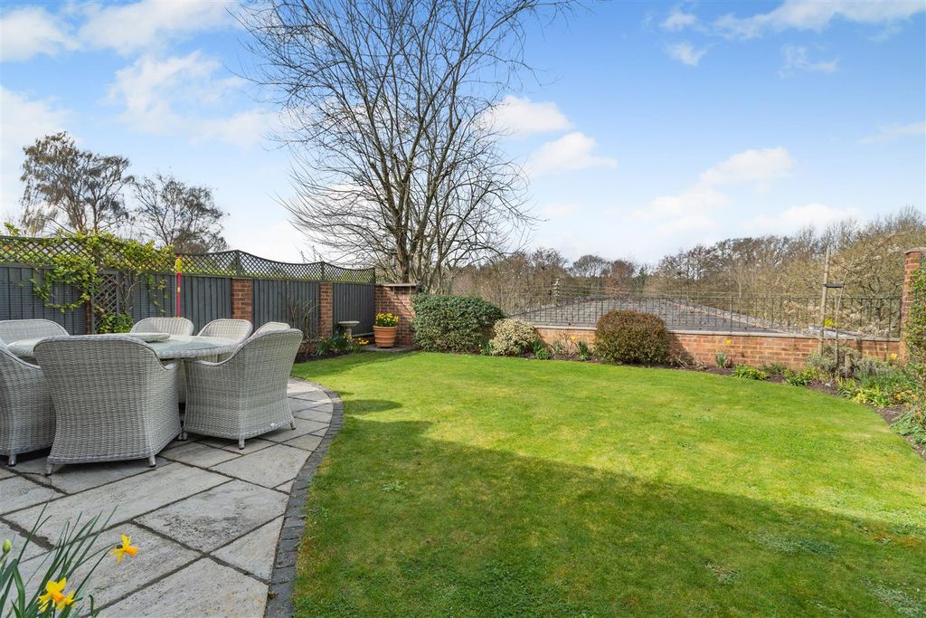Property photo 2 of 36