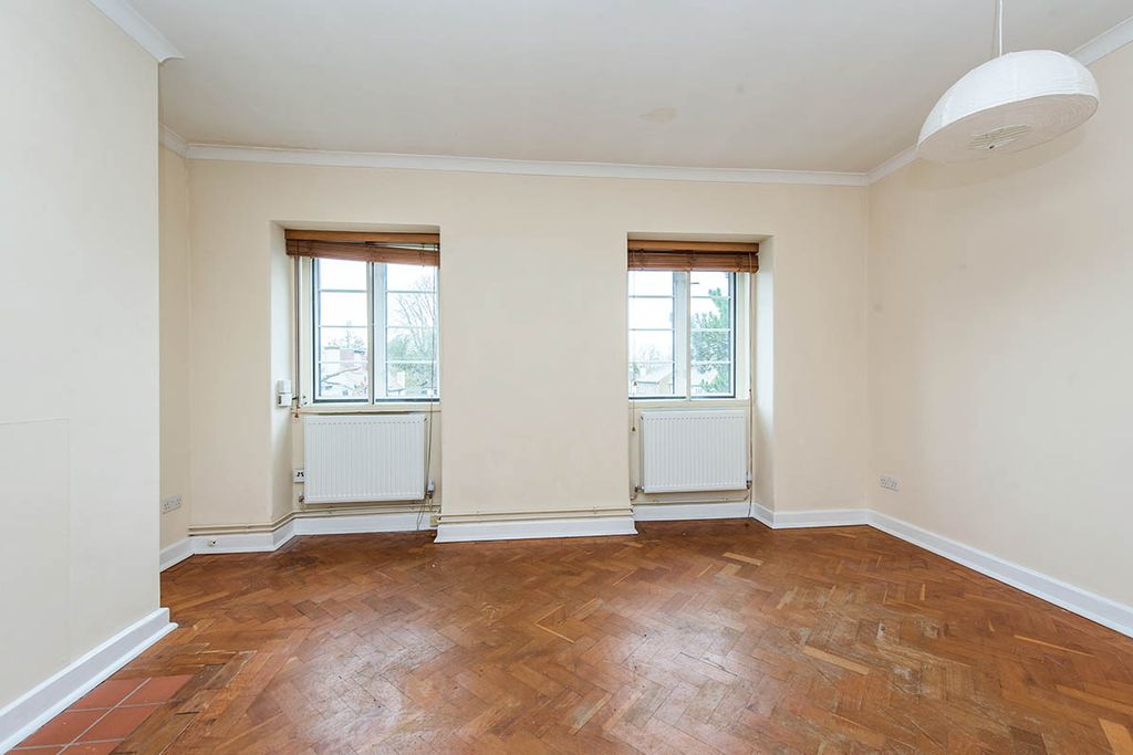 Property photo 2 of 8 Living/Dining Room