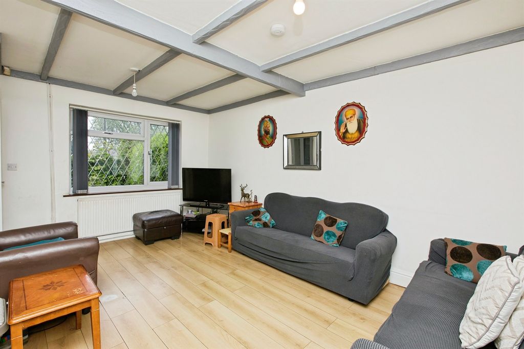 Property photo 2 of 20