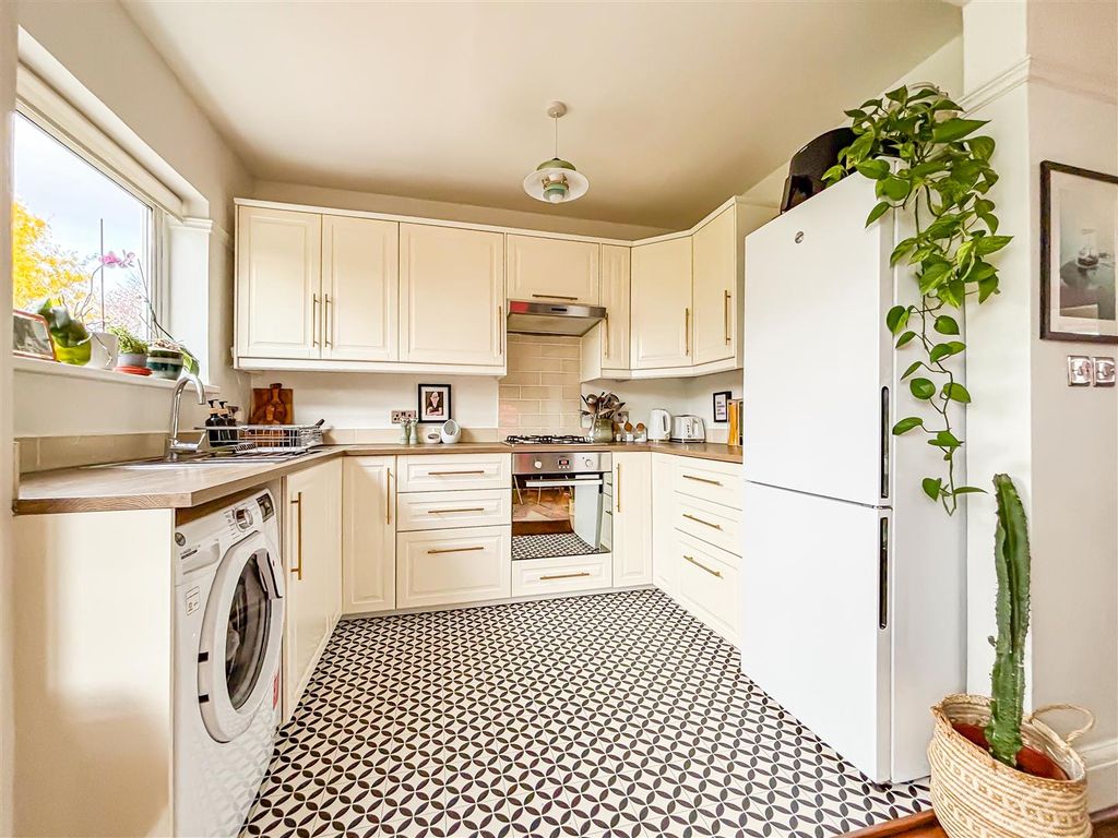 Property photo 3 of 24