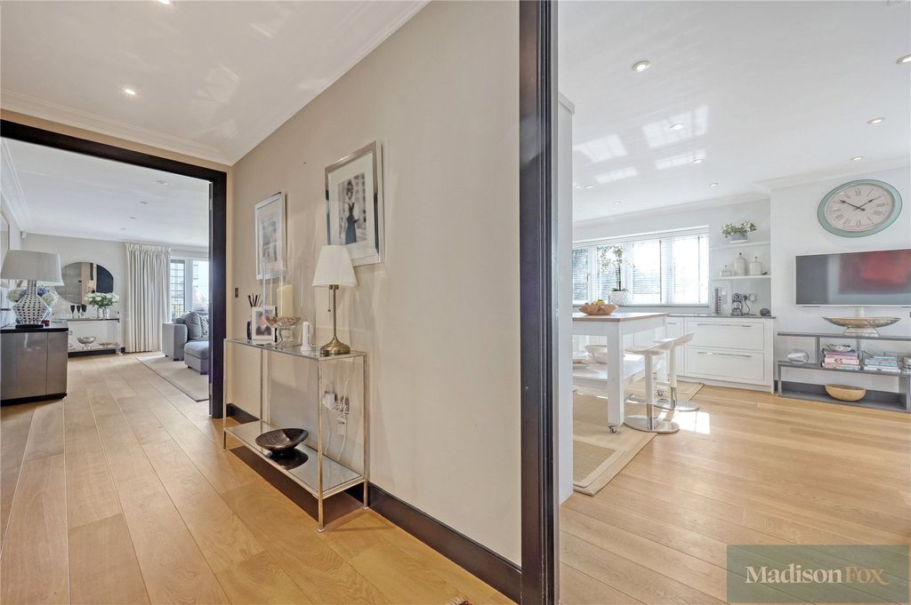 Additional image 17 of 3 bed flat for saleHigh Road, Chigwell, Essex IG7