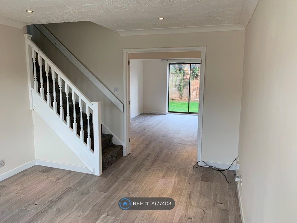 Property photo 2 of 31