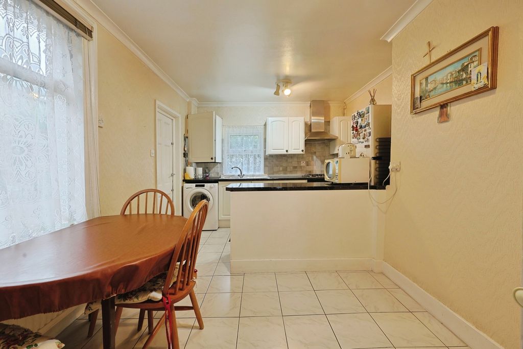 Property photo 3 of 20 Pbox-Img.Jpg