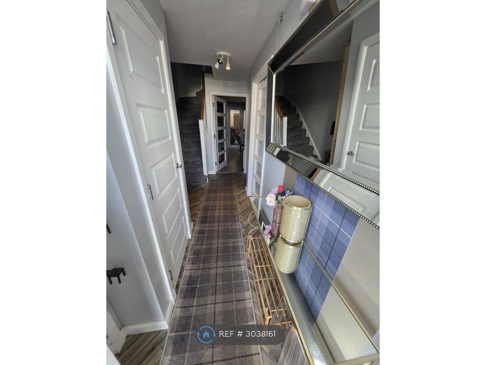 Property photo 2 of 35