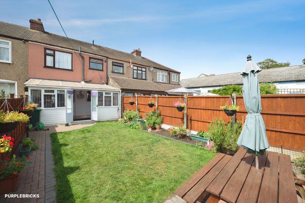 Property photo 2 of 27 Rear Garden
