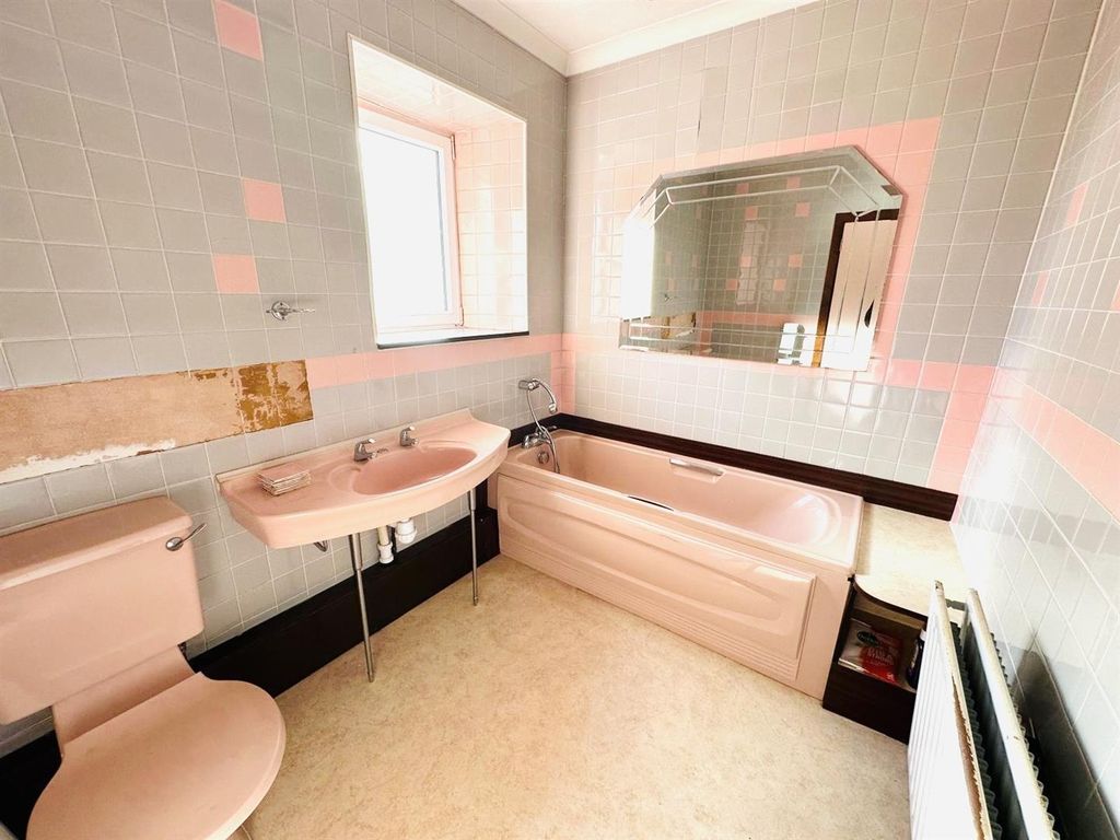 Property photo 3 of 24 ce2E4c2c-E893-4d23-9B11-3120c95B4163.Jpeg