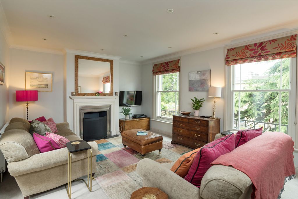 Property photo 2 of 25 Image