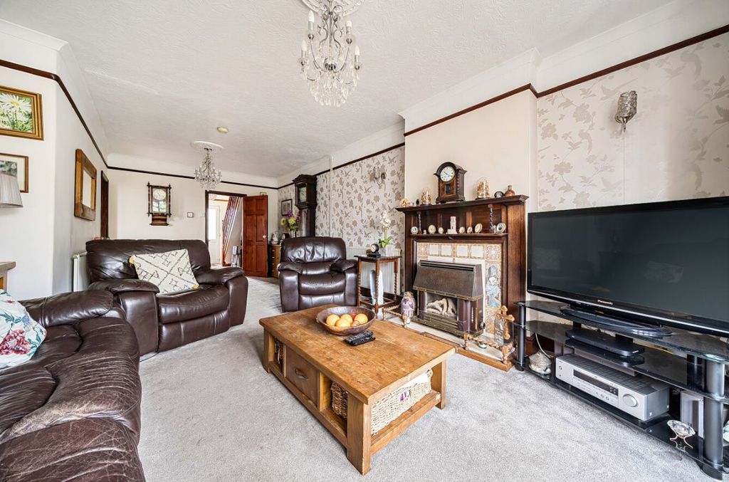 Property photo 2 of 18