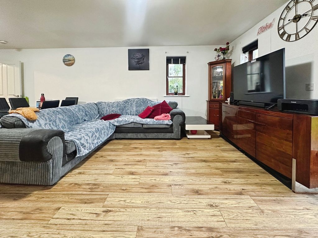 Property photo 2 of 12 Pbox-Img.Jpg