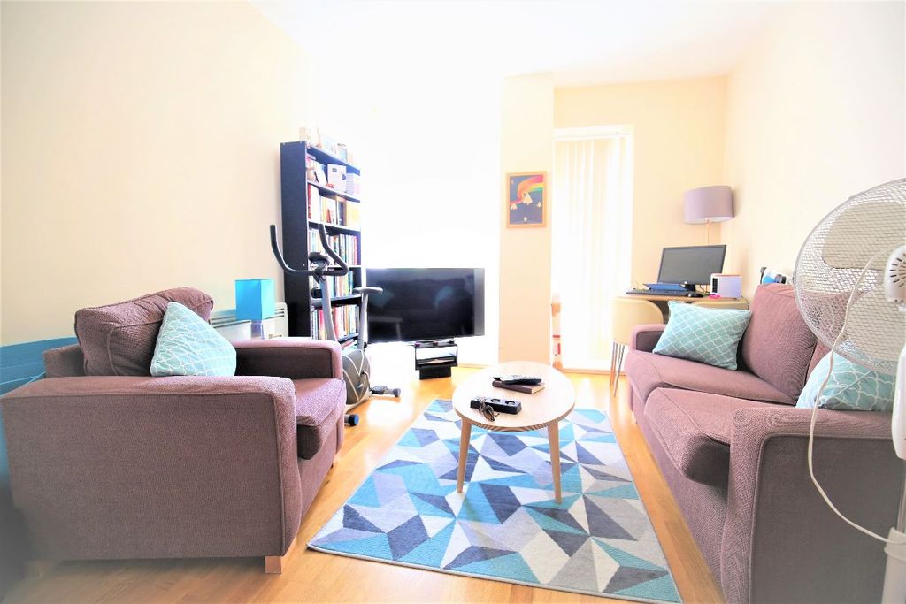 Property photo 2 of 11