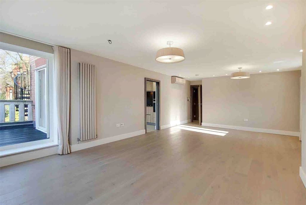 Property photo 1 of 8 Picture No. 01