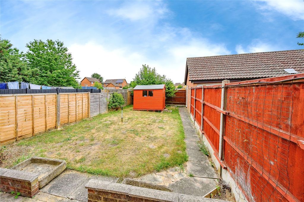 Property photo 2 of 12 Garden