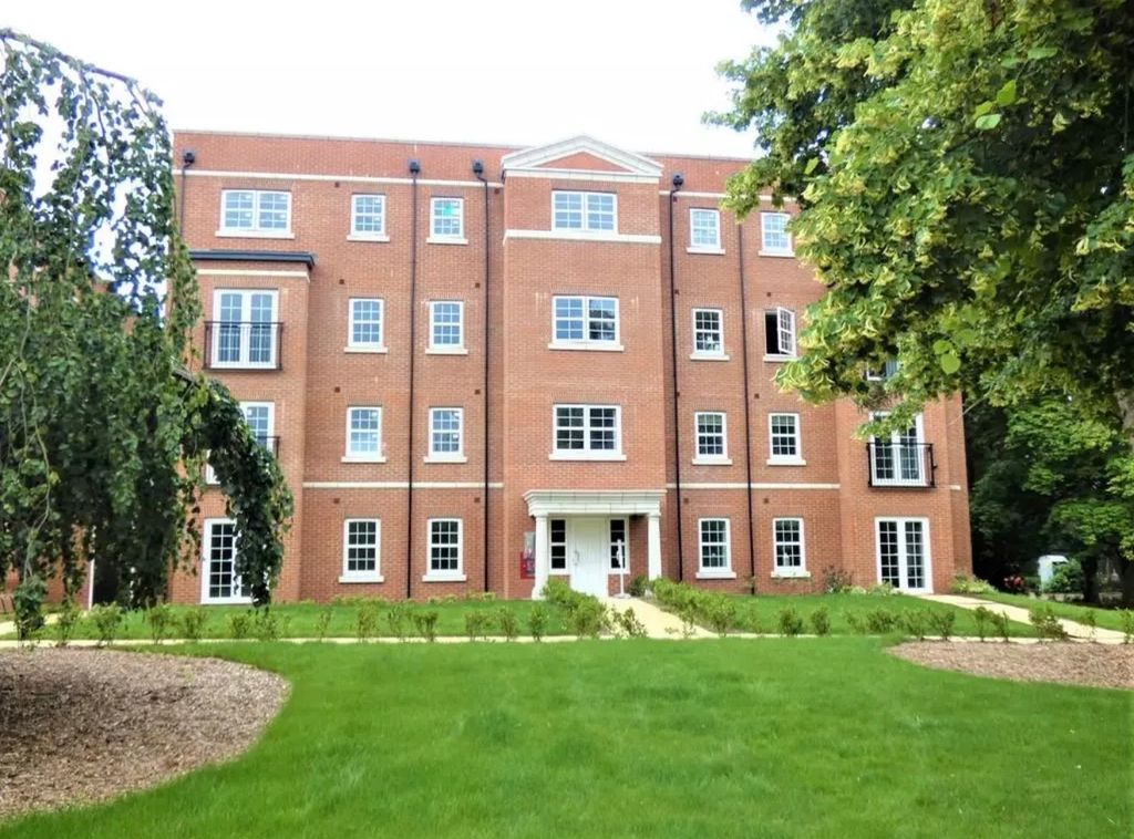 Property photo 1 of 20