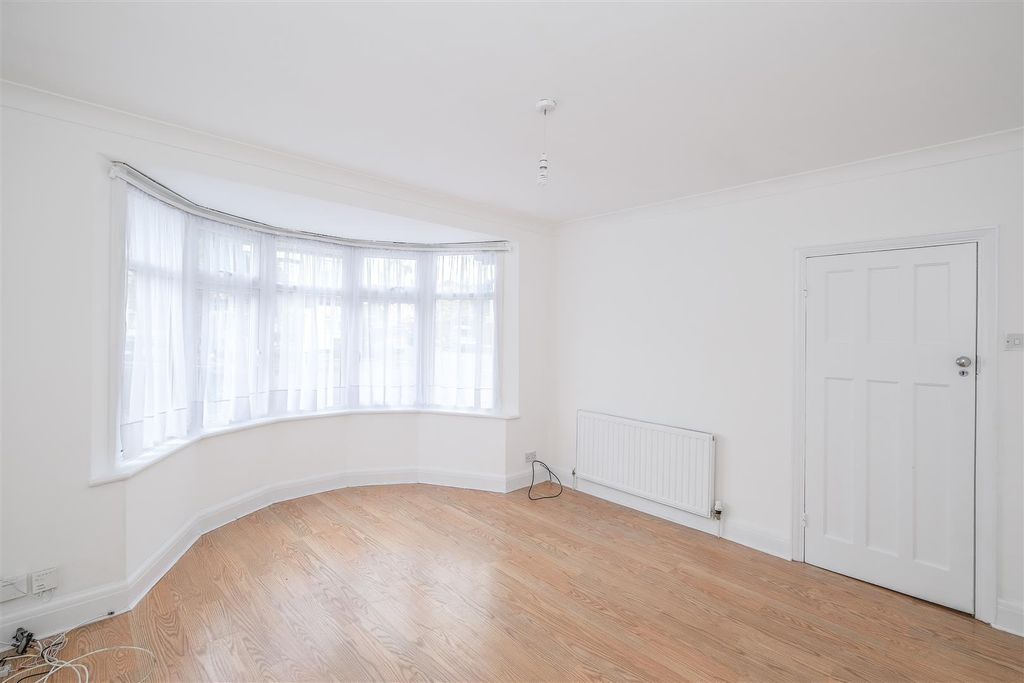 Property photo 3 of 24