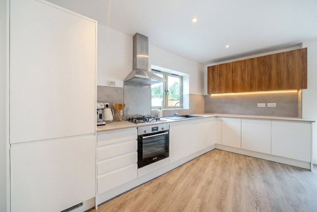 Property photo 3 of 9 Picture No. 23