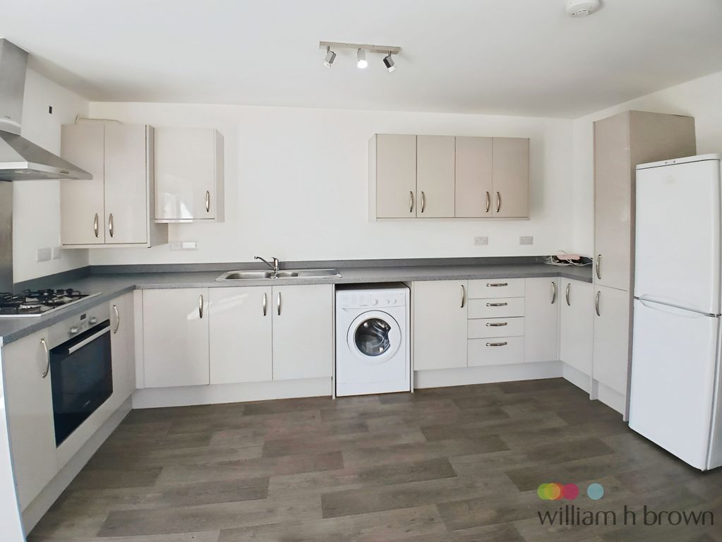 Property photo 2 of 9 Kitchen