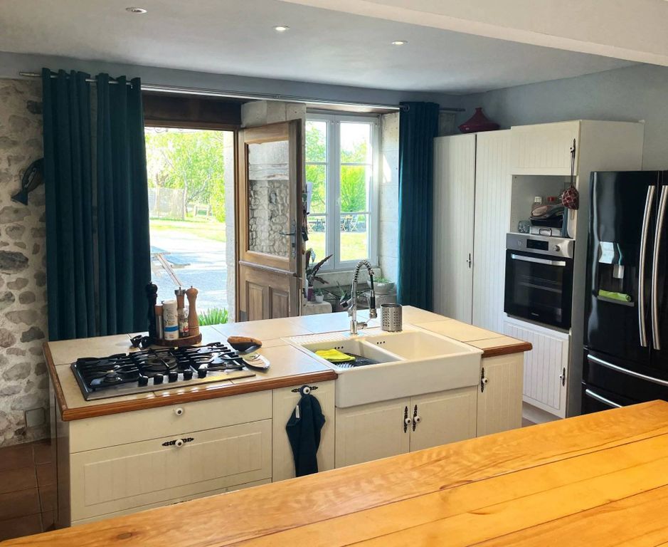 Property photo 3 of 13