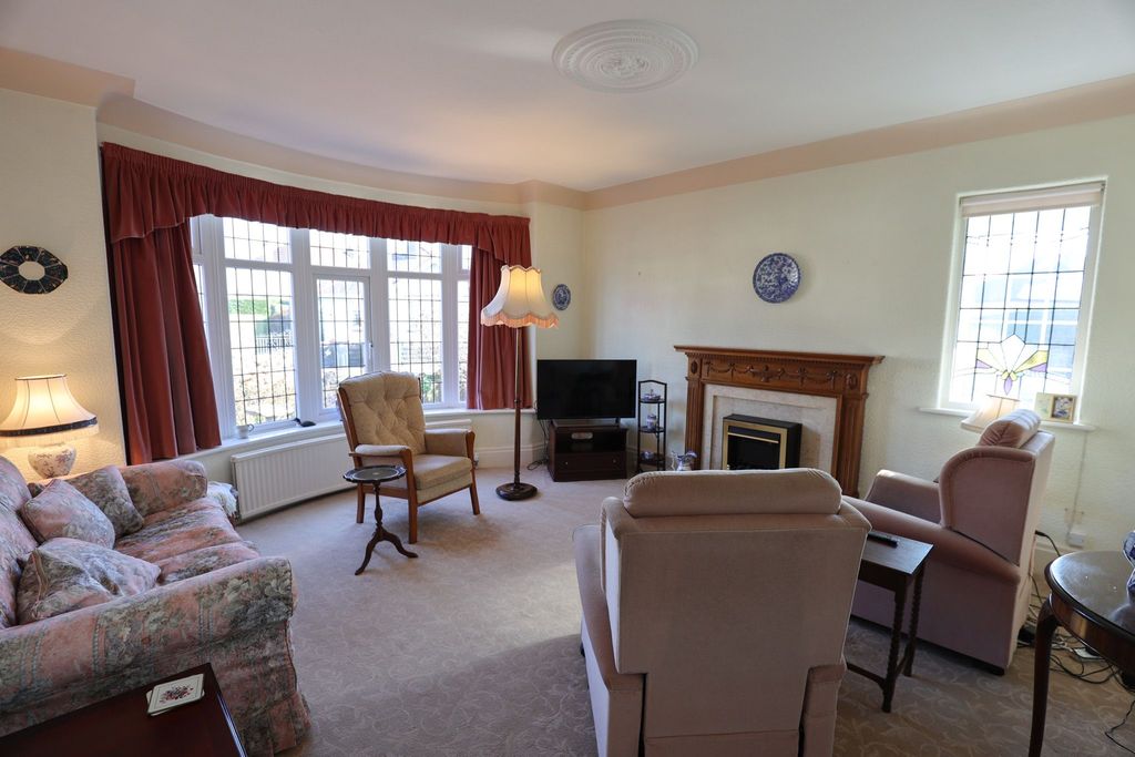 Property photo 3 of 16