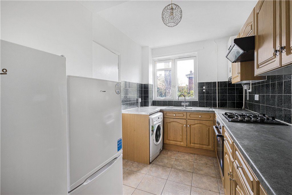 Property photo 2 of 11 Kitchen