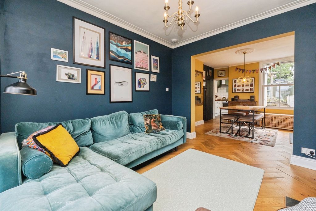 Property photo 2 of 22 Pbox-Img.Jpg