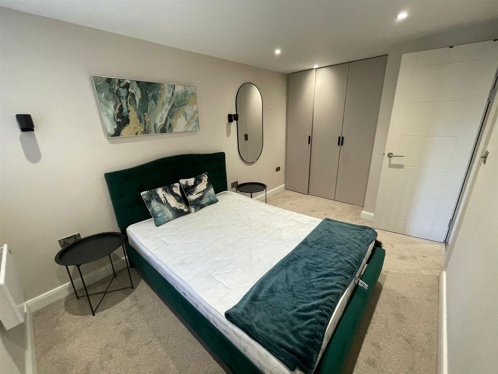 Property photo 3 of 9 CH69 3.Jpg