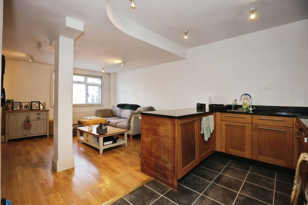 Property photo 3 of 15 Photo