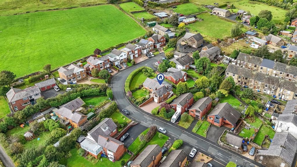 Property photo 2 of 39