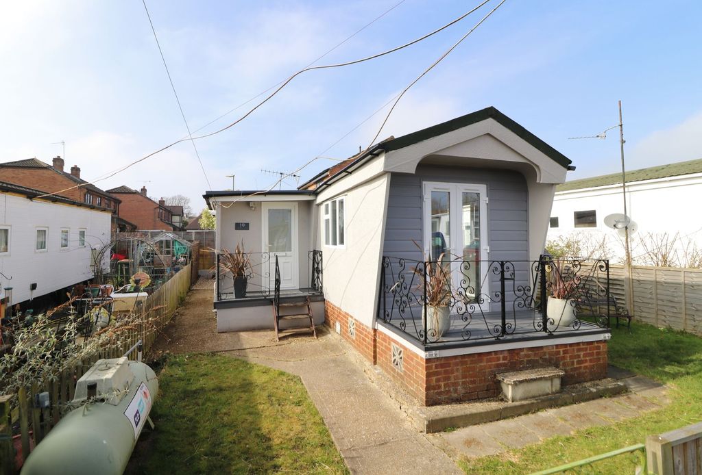 Property photo 1 of 9
