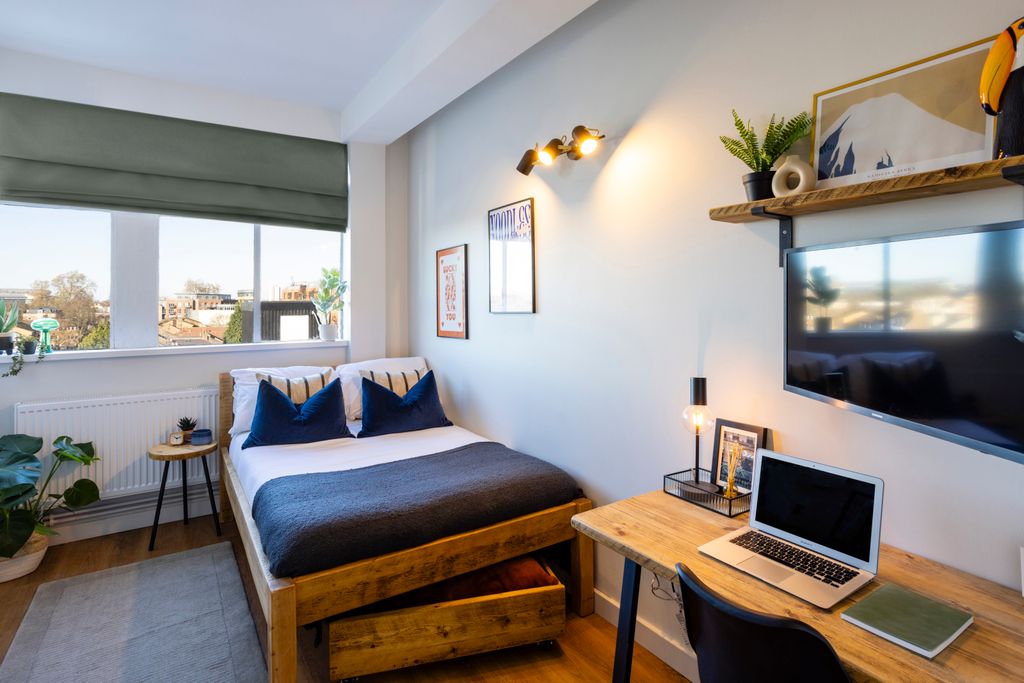 Property photo 3 of 17 Photo 2