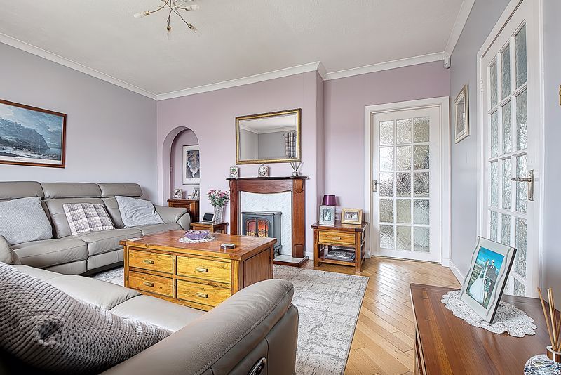 Property photo 2 of 33 Living Room