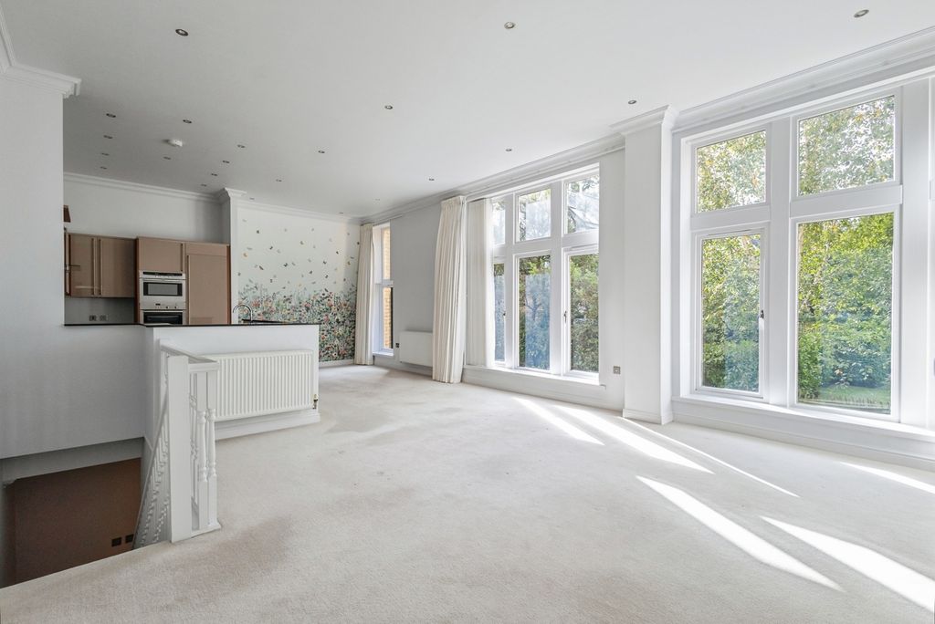Property photo 2 of 32 Pbox-Img.Jpg