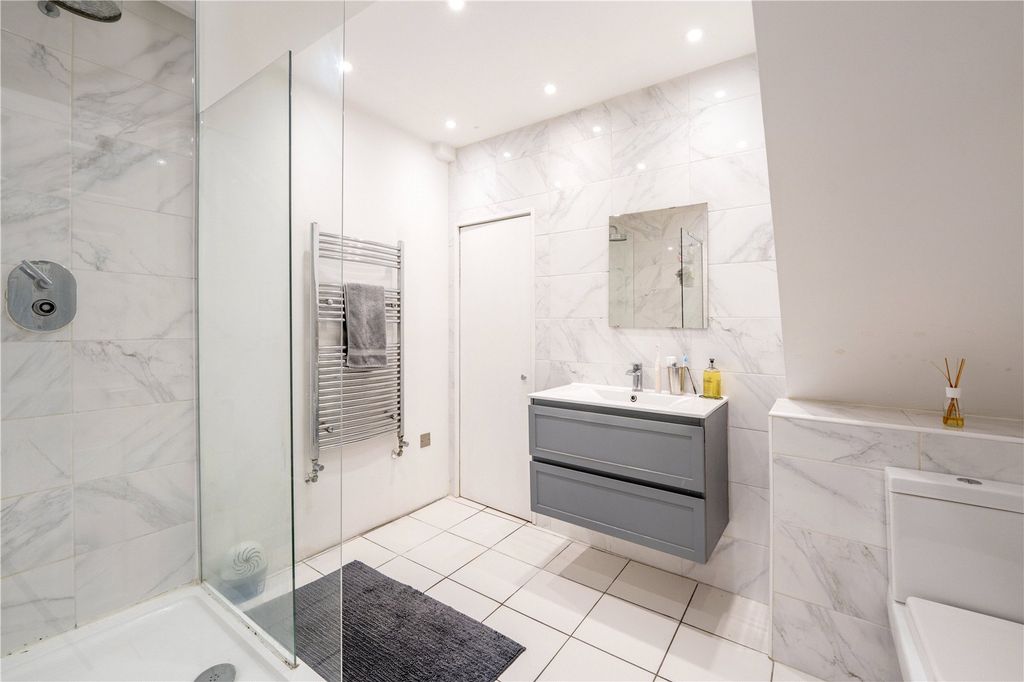 Property photo 3 of 11 Picture No. 25