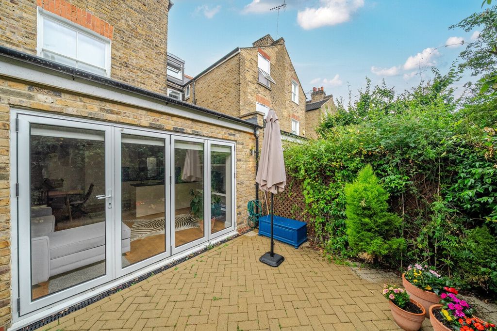 Property photo 3 of 11 Picture No. 12