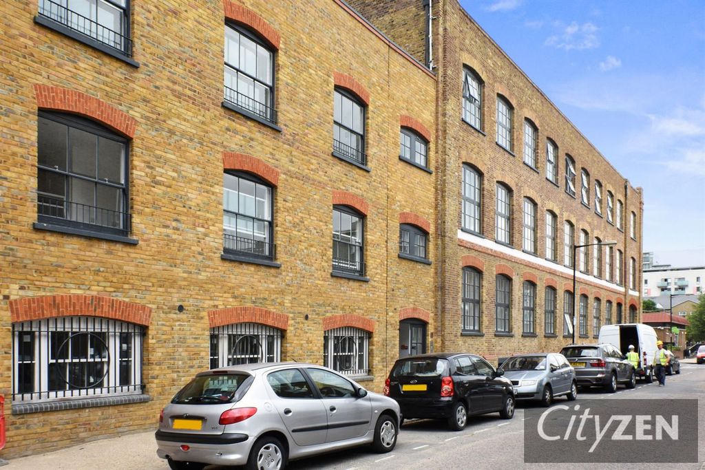 Property photo 3 of 14 Royal Quay