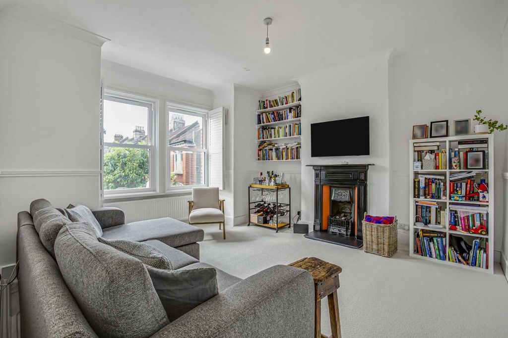 Property photo 2 of 8