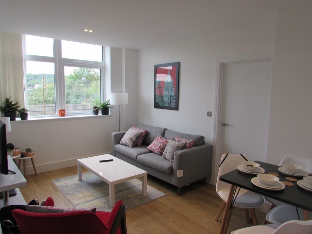 Property photo 1 of 5 Felt House, Laporte Way, Luton Lu4
