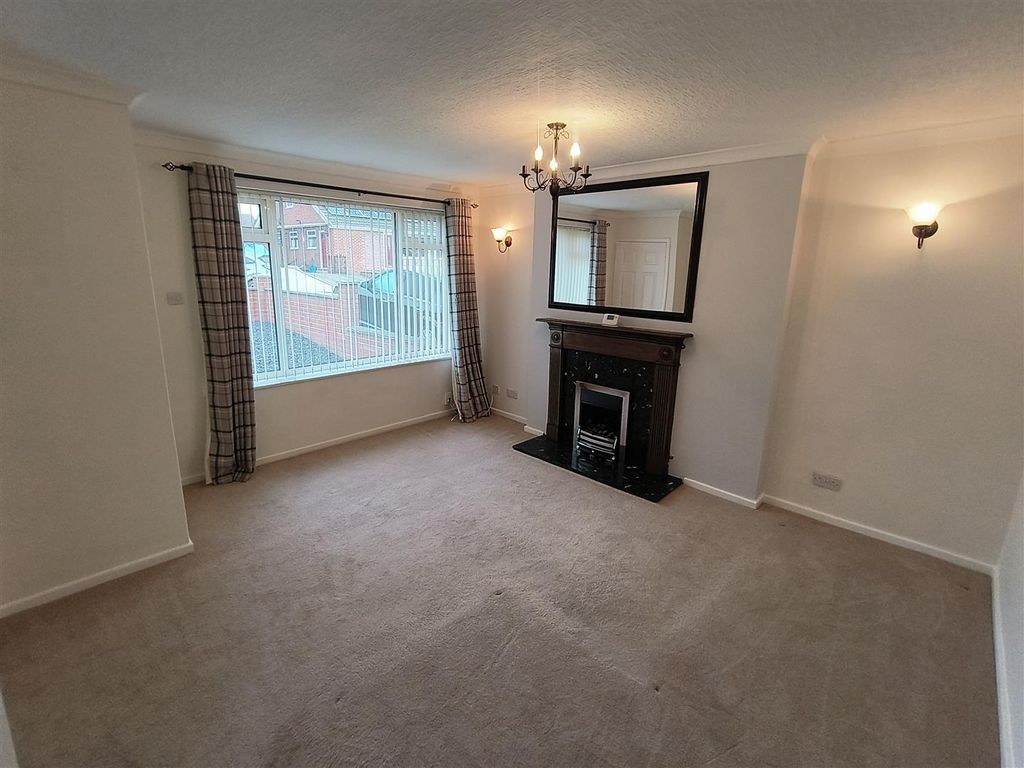 Property photo 3 of 14 Liviong 2.Jpg