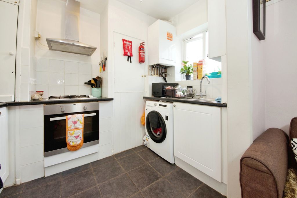 Property photo 2 of 9 1