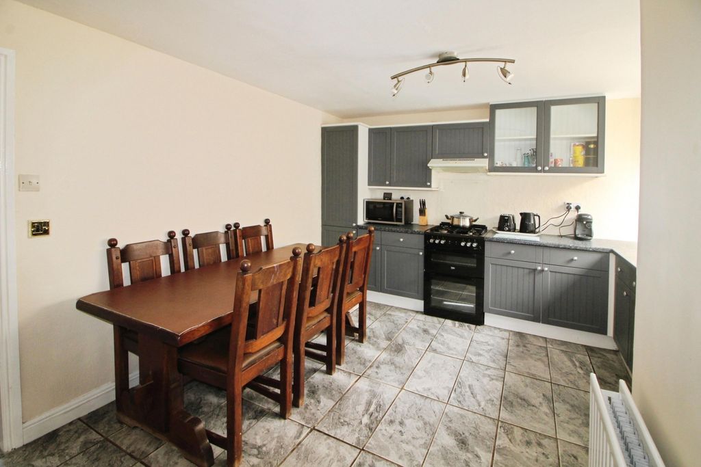 Property photo 2 of 21 Kitchen Diner