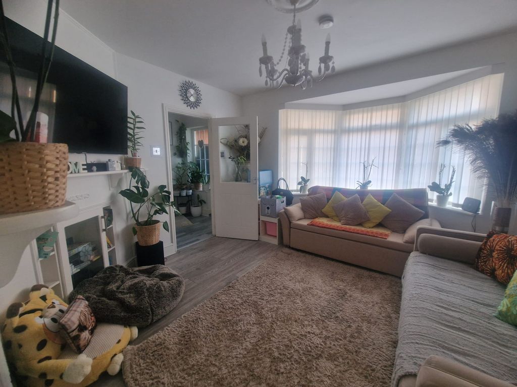 Property photo 2 of 20