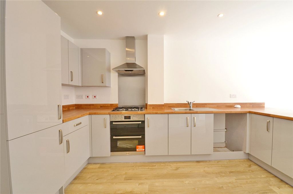 Property photo 2 of 16 Picture No. 22