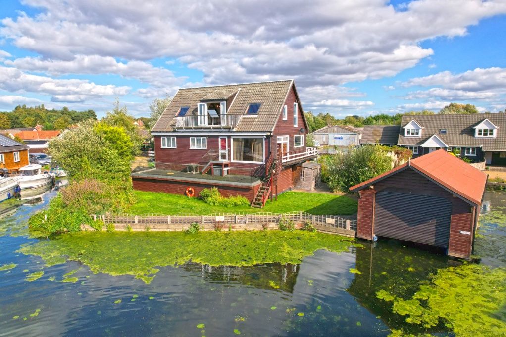 Property photo 1 of 32