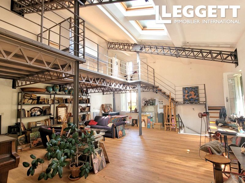 Property photo 1 of 10