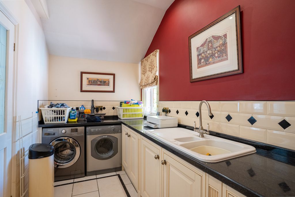 Additional image 8 of 6 bed detached house to rentComberton Road DY10