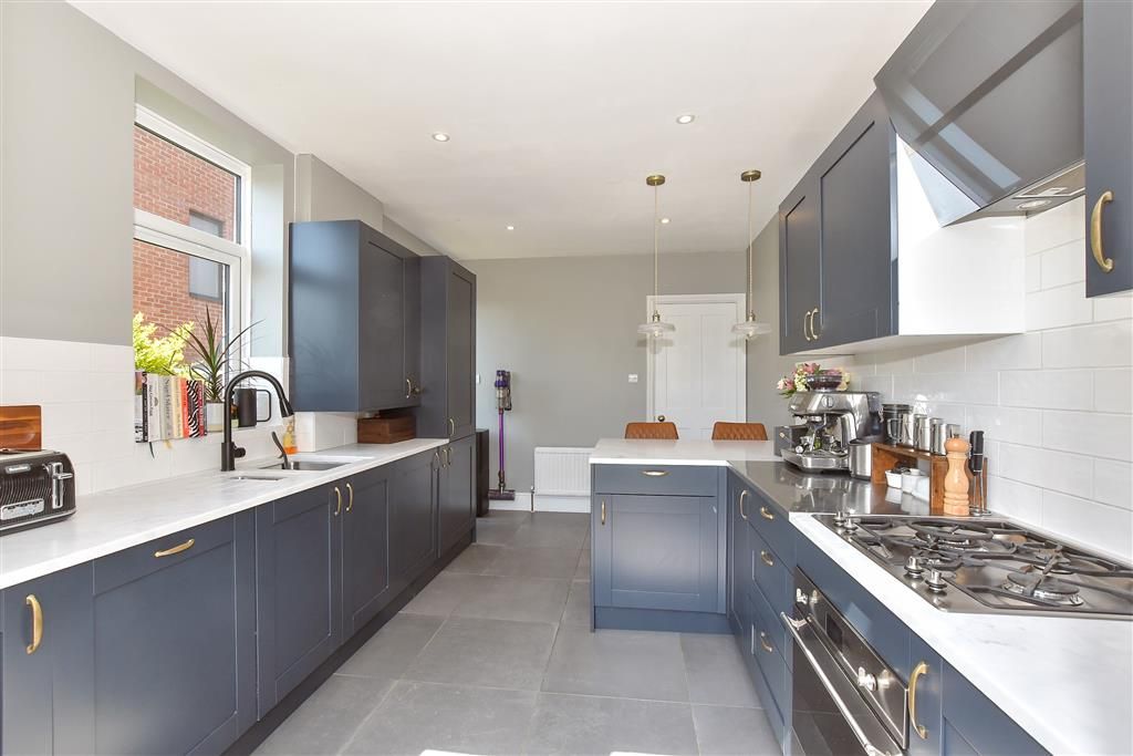 Property photo 3 of 13 Kitchen