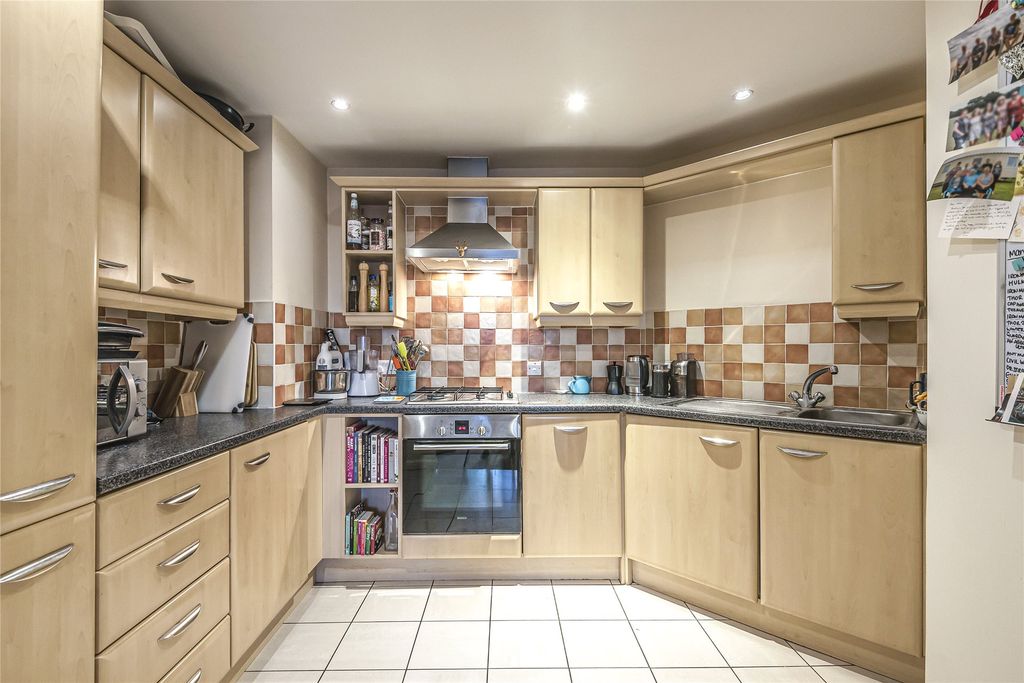 Property photo 2 of 5 Kitchen