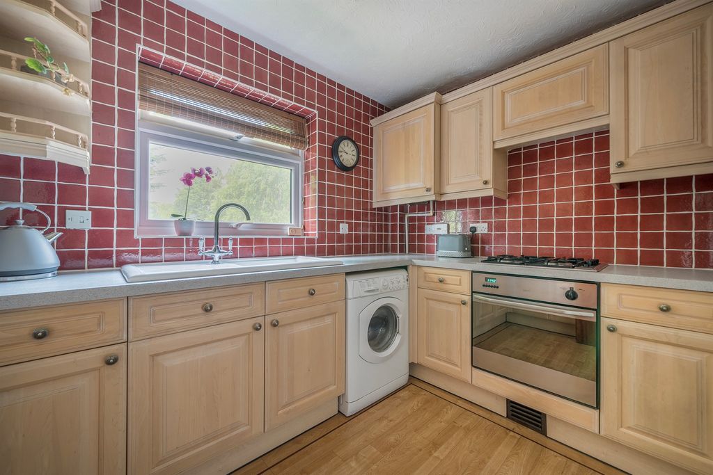 Property photo 3 of 12