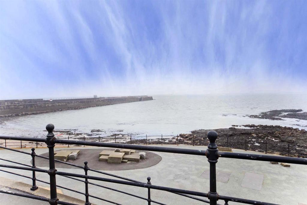 Property photo 3 of 36